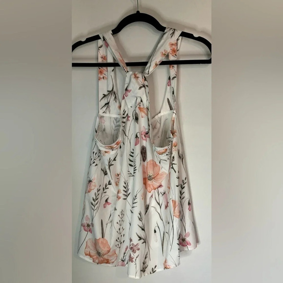 NWT women’s sleeveless twisted floral tank top sz Med feels like poly (no label) - Picture 4 of 6